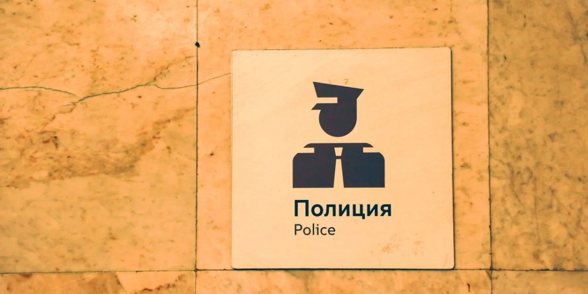 В Калининградской области полицейские нашли 80 тыс пачек безакцизных сигарет и 555 литров спирта