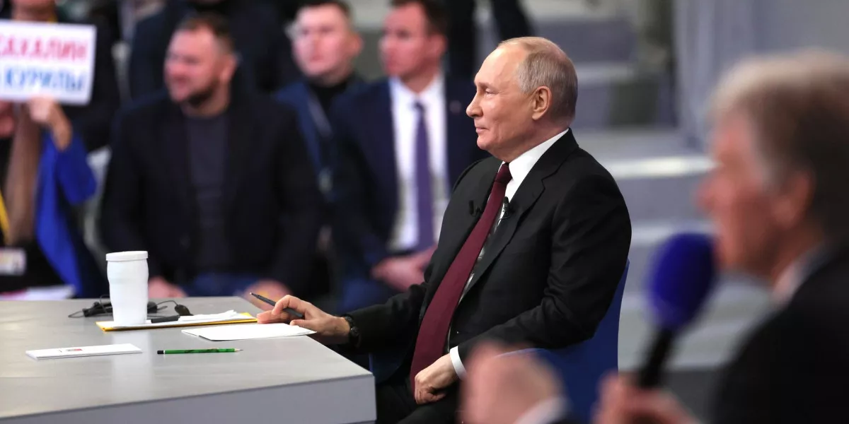 Путин объявил о старте кадровой программы "Время героев" для участников СВО