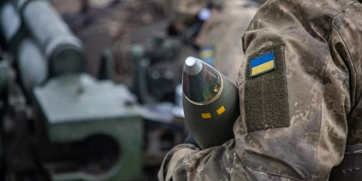 Появилось видео ударов гаубицы Д-30 по замаскированным позициям ВС Украины