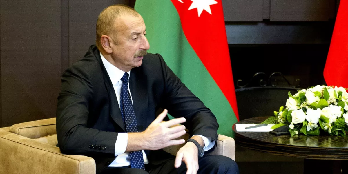 Шольц: шансы мирного урегулирования конфликта между Баку и Ереваном как никогда высоки