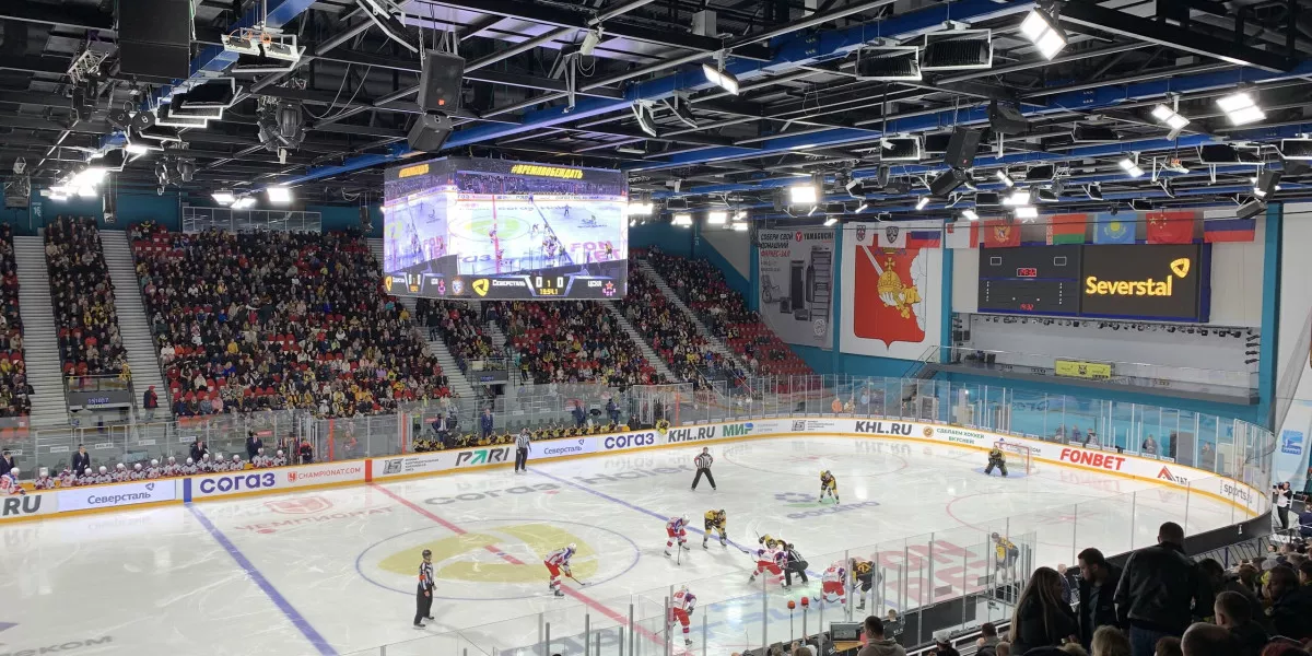 В Челябинске начался матч хоккейного клуба "Трактор" с минским "Динамо"