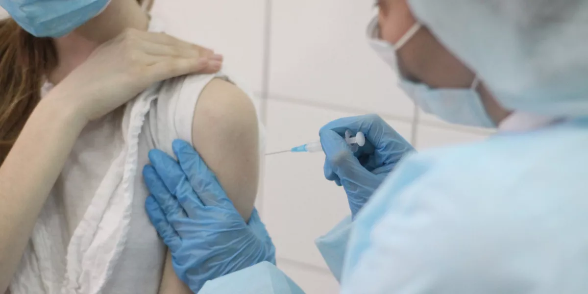 Главный санврач предписал липецким предприятиям вакцинировать не менее 75% сотрудников