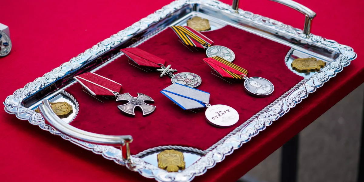Ивановский водитель «скорой» из такового полка награжден медалью Луки Крымского