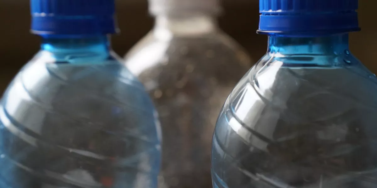 Под Волгоградом осудят предпринимателя, который заработал на нелегальной переработке бутылок 45 млн