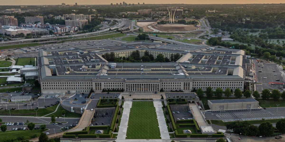 Американист Васильев заявил, что в США "запахло" отставкой главы Пентагона