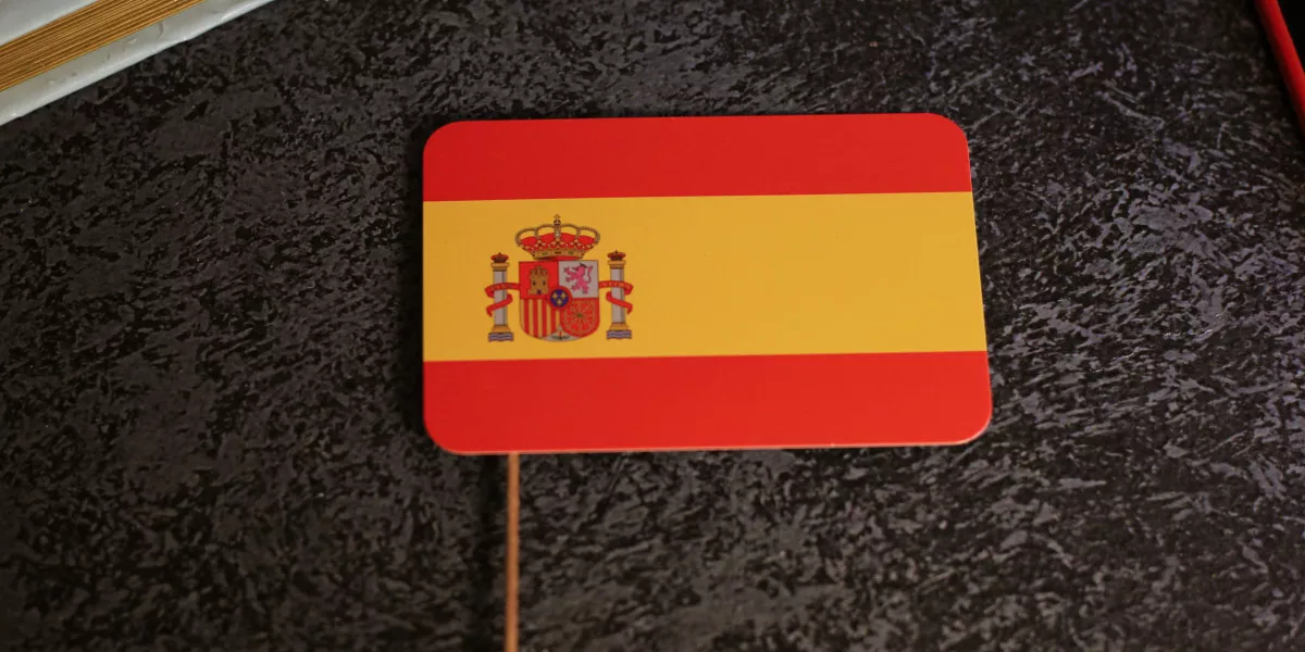 Bloomberg: Испания серьезно задумалась об отмене «золотых виз» для иностранцев
