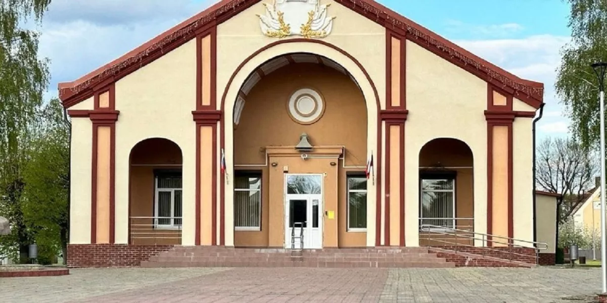 Калининградский губернатор рассказал об обновлении дома культуры в Мамоново