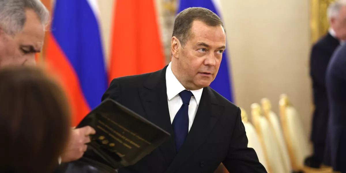 Медведев заявил, что Киев признался, что первые два майдана были госпереворотами 